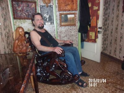 Лот: 12539577. Фото: 1. резное кресло-качалка из кедра. Стулья и кресла офисные