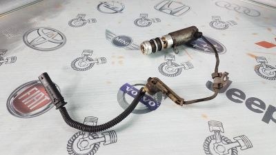 Лот: 23584666. Фото: 1. Клапан VVT-i Citroen C4 EP6DT... Двигатель и элементы двигателя