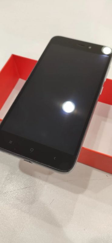 Лот: 14700917. Фото: 1. Xiaomi Redmi 5A 16Gb Gray (Б/У... Смартфоны