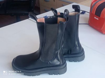 Лот: 20038788. Фото: 1. Ботики Челси для девочки. Ботинки