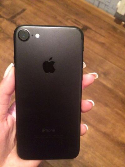 Лот: 10066849. Фото: 1. iPhone 7. Смартфоны