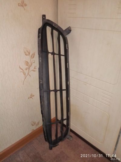 Лот: 18246973. Фото: 1. Решетка Б/У нижняя переднего бампера... Кузов