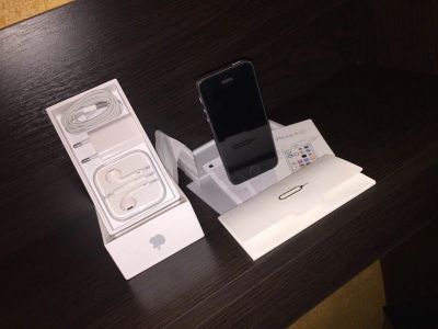 Лот: 9562355. Фото: 1. iPhone 5s 64 гб. Смартфоны