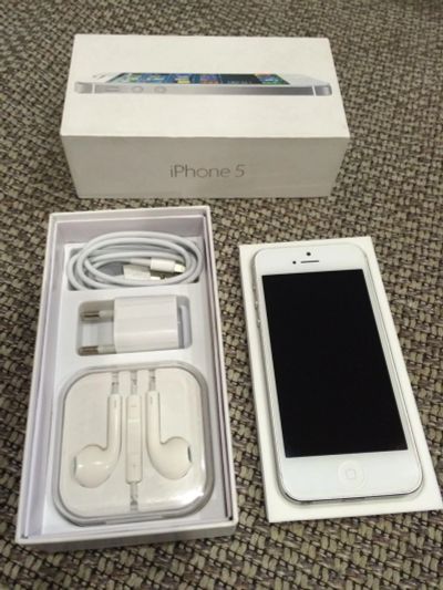 Лот: 7560899. Фото: 1. iPhone 5 в идеальном состоянии. Смартфоны