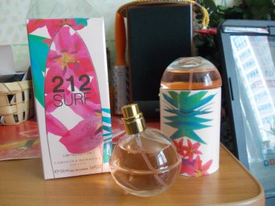 Лот: 6202108. Фото: 1. 212 Surf for Her от Carolina Herrera... Женская парфюмерия