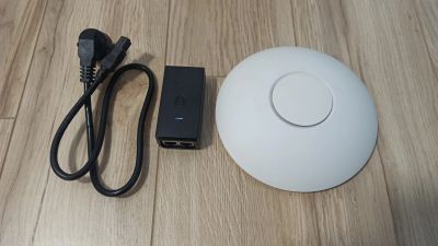 Лот: 19323586. Фото: 1. Ubiquity UniFi AP AC LR. WiFi, Bluetooth адаптеры