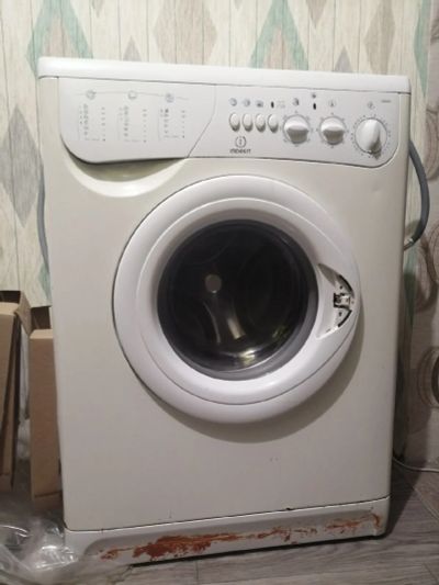 Лот: 17909939. Фото: 1. Стиральная машинка Indesit WS84TX... Стиральные машины