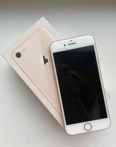 Лот: 17957689. Фото: 1. iPhone 8. Смартфоны
