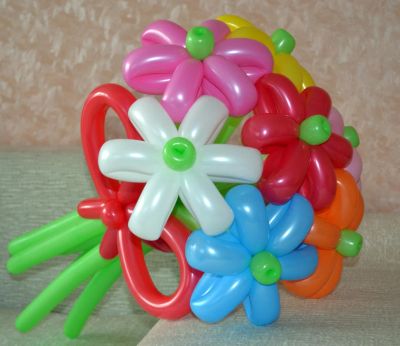 Лот: 3842013. Фото: 1. Цветы из воздушных шаров. Ромашки... Воздушные шары