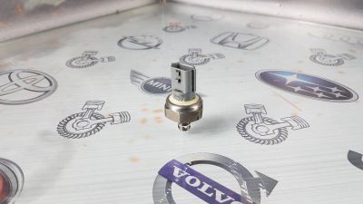 Лот: 23586228. Фото: 1. Датчик давления масла Nissan Note... Электрооборудование