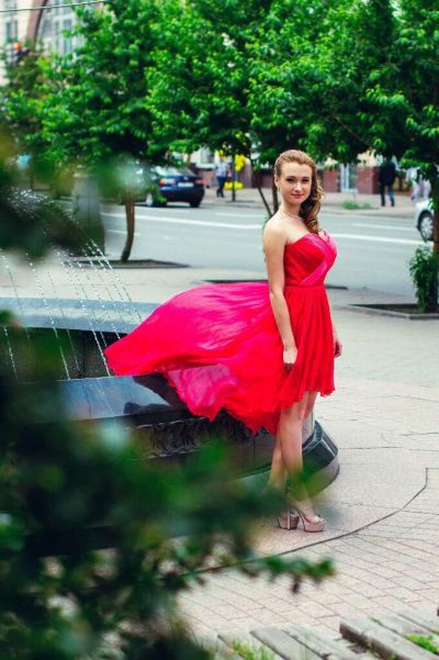 Лот: 9047074. Фото: 1. Платье выпускной. Платья