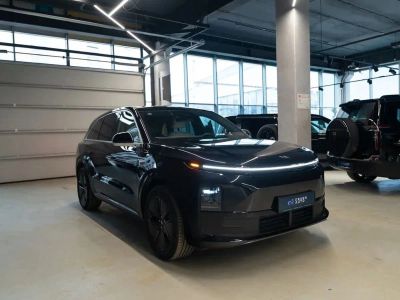 Лот: 25708150. Фото: 1. Внедорожник LiXiang L6 2024. Автомобили