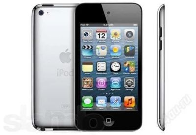 Лот: 2541115. Фото: 1. APPLE IPOD TOUCH 4 32 GB. + чехол... Плееры