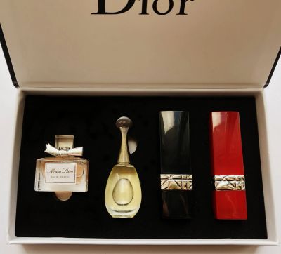 Лот: 13339632. Фото: 1. Подарочный набор Dior. Другое (красота и здоровье)