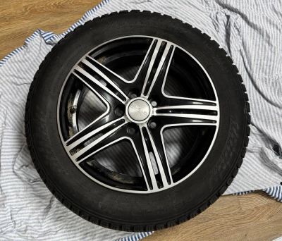 Лот: 25079826. Фото: 1. Колеса зимние в сборе R15 185... Шины