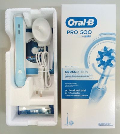 Лот: 11822011. Фото: 1. Электрическая щетка Oral-B Pro... Уход за полостью рта