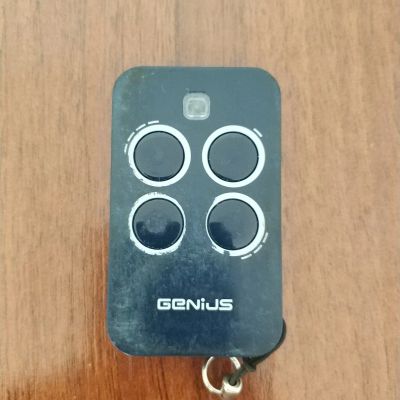 Лот: 15686311. Фото: 1. Пульт передатчик брелок Genius... Ворота, заборы, шлагбаумы