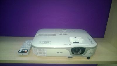 Лот: 7283538. Фото: 1. Продам портативный проектор Epson... Проекторы