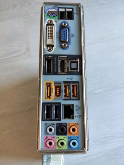 Лот: 25755569. Фото: 1. материнская плата Gigabyte GA-H55M-UD2H. Материнские платы