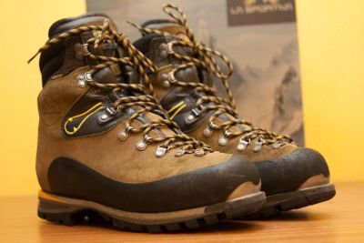 Лот: 6939892. Фото: 1. Ботинки La Sportiva Karakorum... Альпинизм и скалолазание