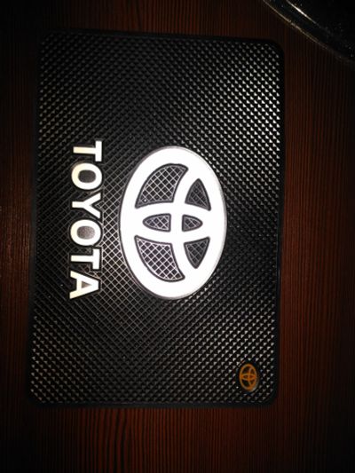 Лот: 11957426. Фото: 1. Коврик противоскользящий Toyota. Чехлы, коврики, оплетки руля