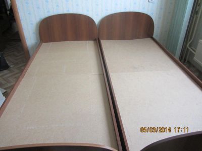 Лот: 5324548. Фото: 1. Продам 2 кровати , с прикроватными... Диваны