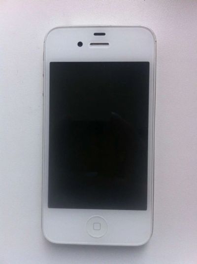 Лот: 2988555. Фото: 1. Apple Iphone 4S 16GB / белый /. Смартфоны