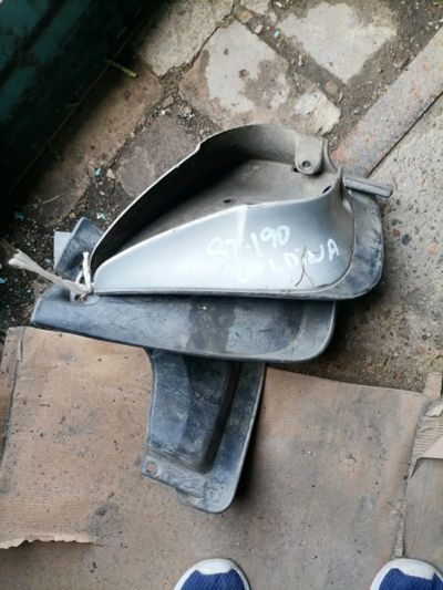 Лот: 19423405. Фото: 1. Брызговики Toyota caldina st-190. Кузов