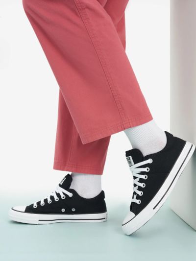 Лот: 24292250. Фото: 1. Кеды женские Converse Chuck Taylor... Кеды, кроссовки, слипоны