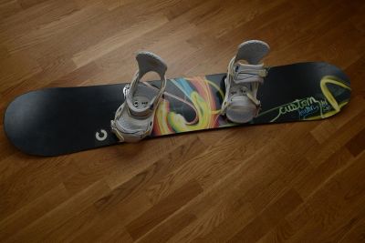 Лот: 3305930. Фото: 1. Сноуборд Burton Custom 140 см... Комплект в сборе