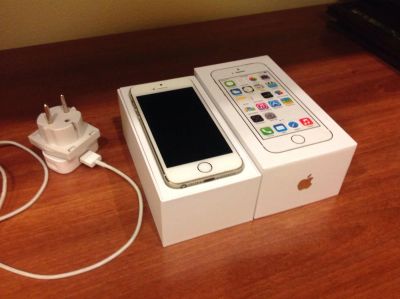Лот: 4548232. Фото: 1. iPhone 5s, золотой, 16gb. Смартфоны