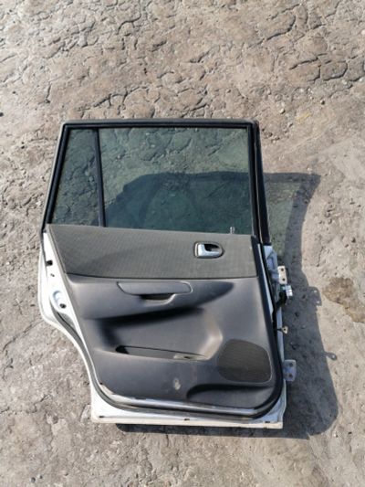Лот: 16217595. Фото: 1. Дверь задняя левая mazda premacy. Кузов