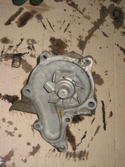 Лот: 8217091. Фото: 1. помпа двигателя 7A-FE toyota carina... Тормозная система