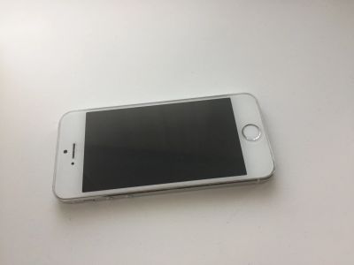 Лот: 12648182. Фото: 1. iphone 5s 16 gb отличное состояние... Смартфоны