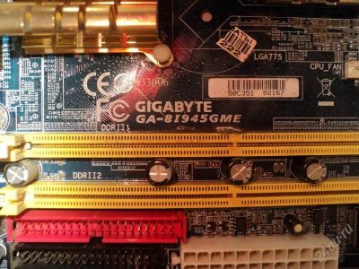 Лот: 1724816. Фото: 1. Мат. плата Gigabyte GA-8I945GME. Материнские платы
