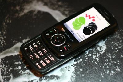 Лот: 1497390. Фото: 1. Sony Ericsson W100i Spiro. Кнопочные мобильные телефоны