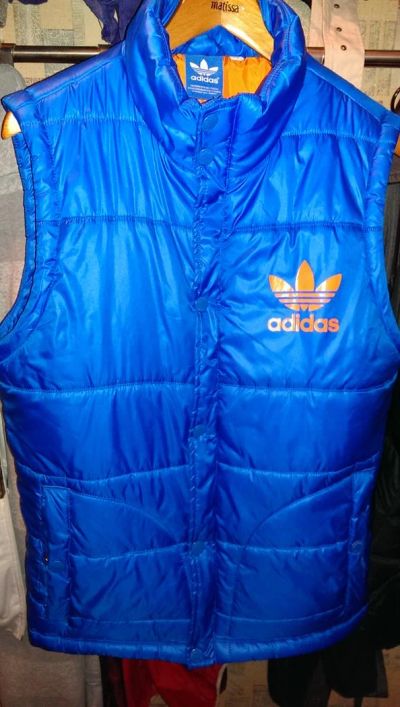 Лот: 3488438. Фото: 1. Жилет Adidas размер S. Верхняя одежда