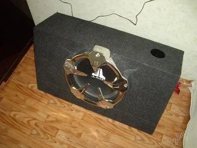Лот: 158090. Фото: 1. Сабвуфер JL Audio 12W3 в коробе... Сабвуферы