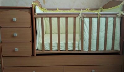 Лот: 9054786. Фото: 1. Кроватка-трансформер. Детские кровати и кроватки