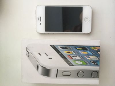 Лот: 12010022. Фото: 1. iPhone 4s 16gb белый. Смартфоны