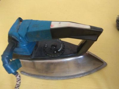 Лот: 11187983. Фото: 1. Утюг СССР. Утюги, парогенераторы, отпариватели