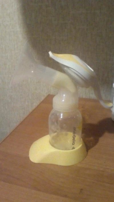 Лот: 11078600. Фото: 1. Срочно продам молокоотсос Medela... Другое (дети растут)