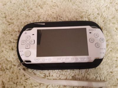 Лот: 6173082. Фото: 1. Sony psp +6 дисков. Игровые приставки, консоли