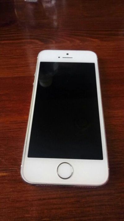 Лот: 10032719. Фото: 1. iPhone 5s 16 Gb. Смартфоны