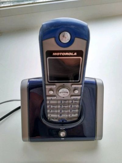 Лот: 12578998. Фото: 1. Радиотелефон motorola. Бесплатная... DECT и радиотелефоны
