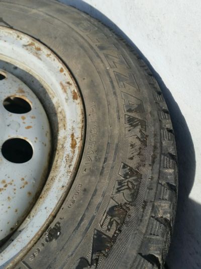 Лот: 12243851. Фото: 1. Колесо bridgestone blizzak revo-1... Шины на дисках