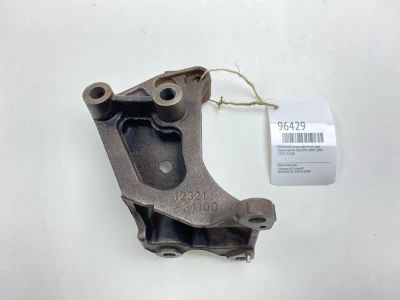 Лот: 24773636. Фото: 1. Кронштейн опоры двигателя Toyota... Двигатель и элементы двигателя