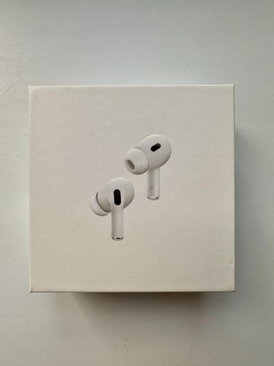 Лот: 23354251. Фото: 1. Беспроводные наушники Apple AirPods... Наушники, гарнитуры
