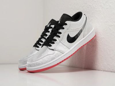 Лот: 24977916. Фото: 1. Кроссовки Nike Air Jordan 1 Low... Кеды, кроссовки, слипоны