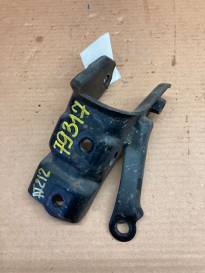 Лот: 21403453. Фото: 1. крепление подушки ДВС Toyota Carina... Двигатель и элементы двигателя